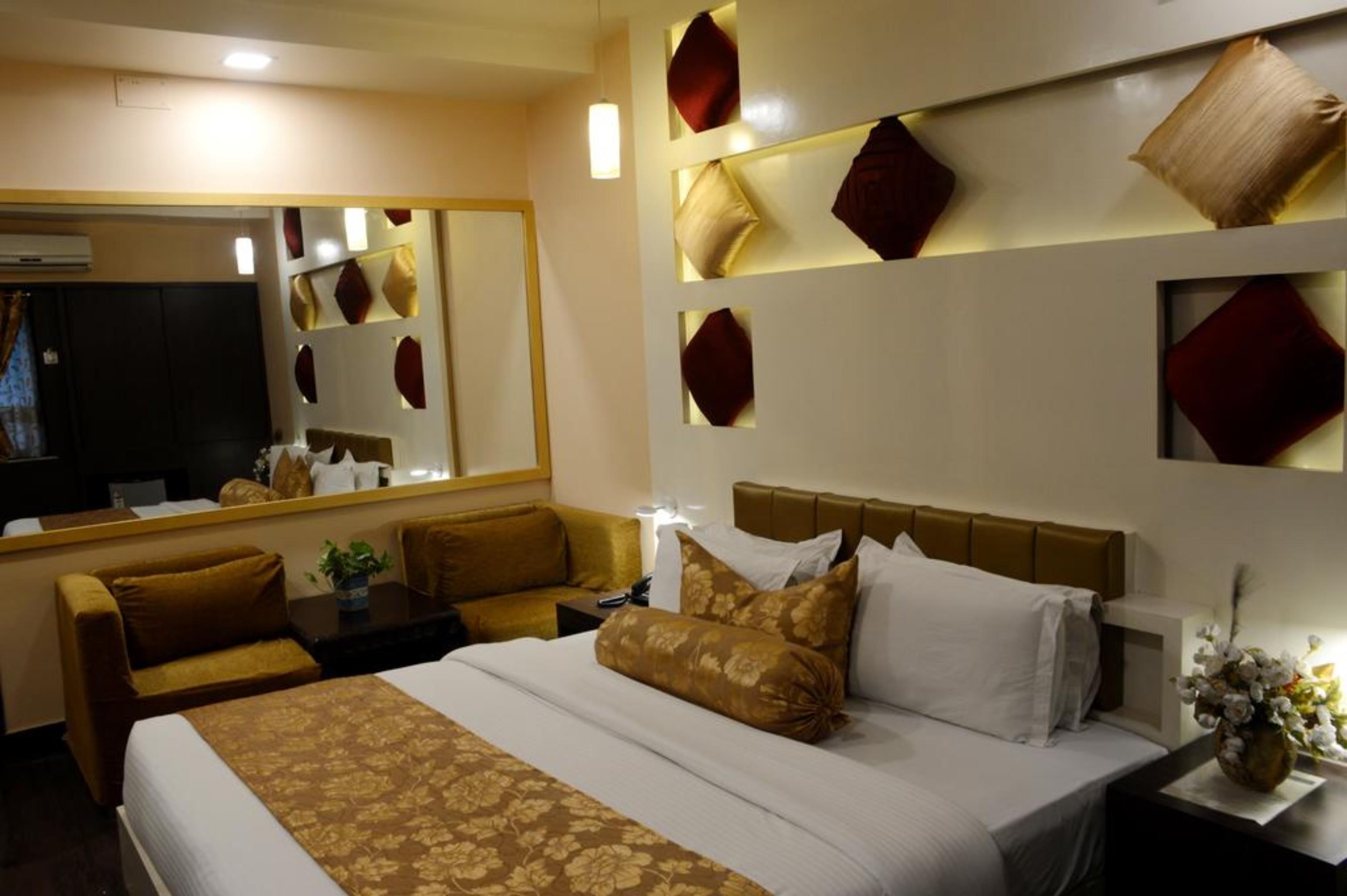 Hotel Buddha Varanasi Esterno foto